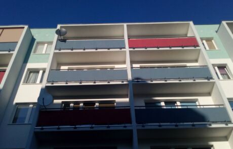 remonty balkonów, wymiana balustrad z płyt HPL