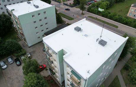 Dachy budynków wielorodzinnych po renowacji – jednolita powłoka Aquastop Imperflex.